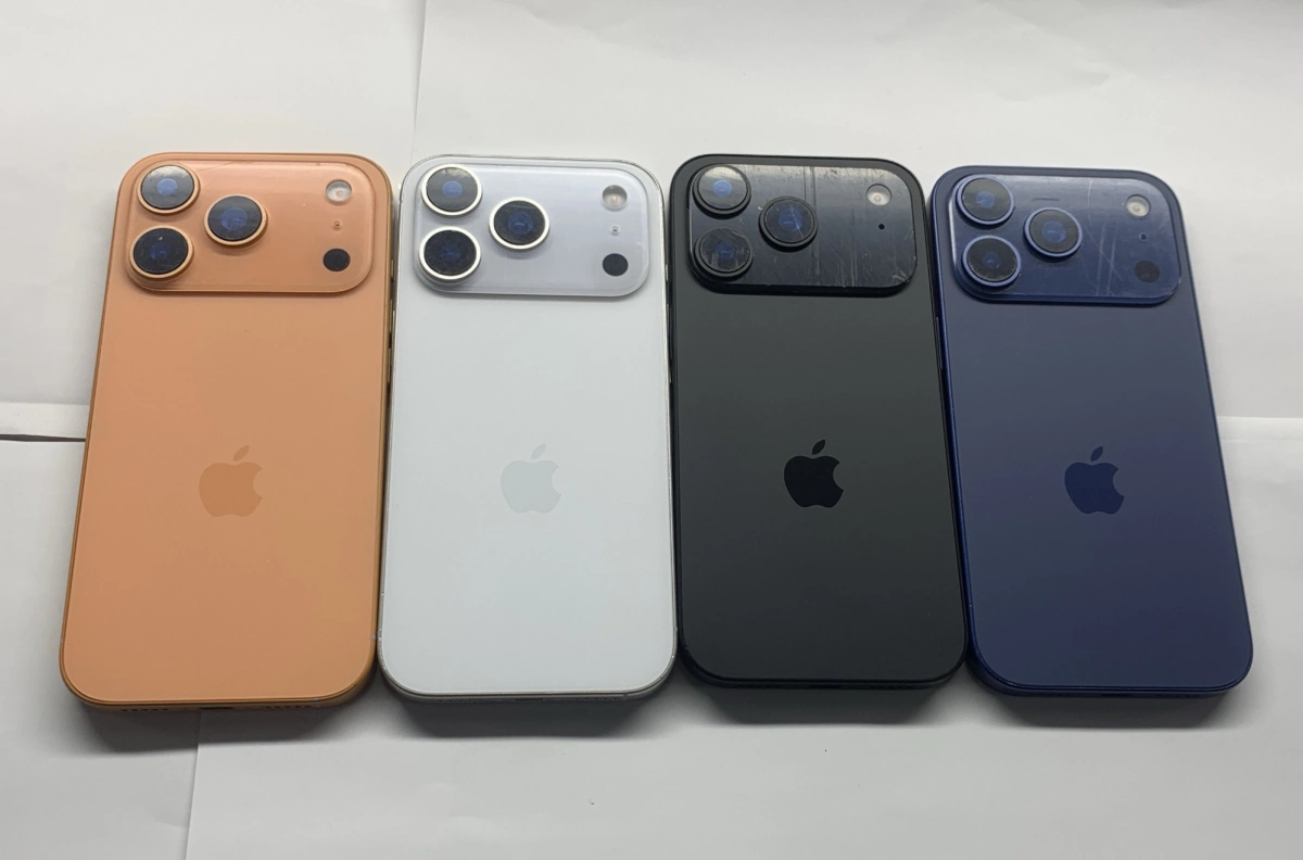 有名リーカーのソニー・ディクソンがXに投稿したiPhone 17 Proのダミーモデル画像
